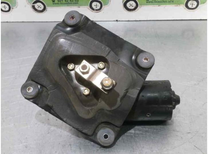 Replacement front wiper motor for Volvo S40 saloon 1.8 16v cat OEM IAM reference 0390241114 BOSCH