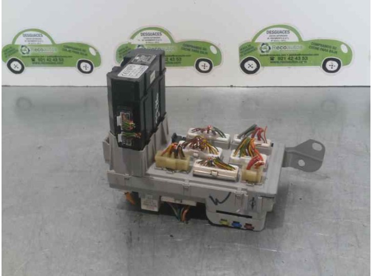 Recambio de caja reles / fusibles para hyundai xg 3.5 v6 gls referencia OEM IAM 9220039561 03116M 