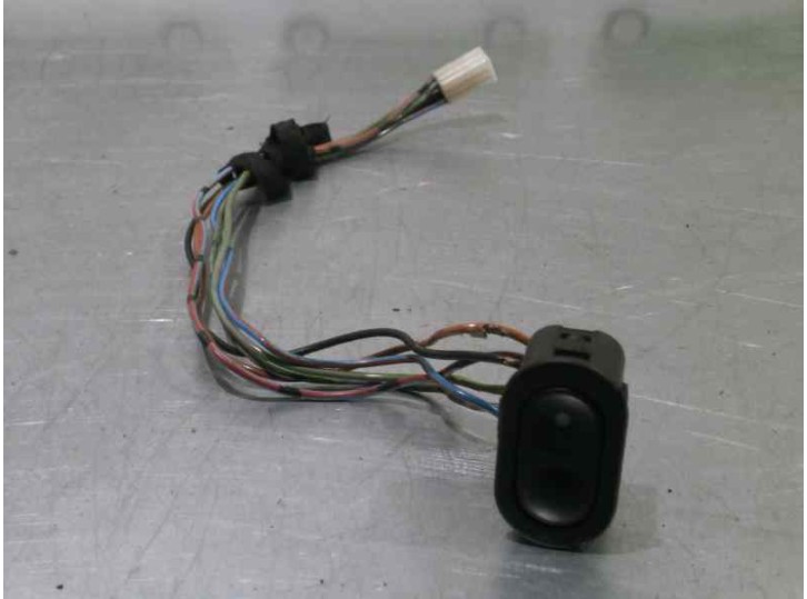 Recambio de mando elevalunas delantero derecho para opel tigra 1.4 16v referencia OEM IAM 90433895 
