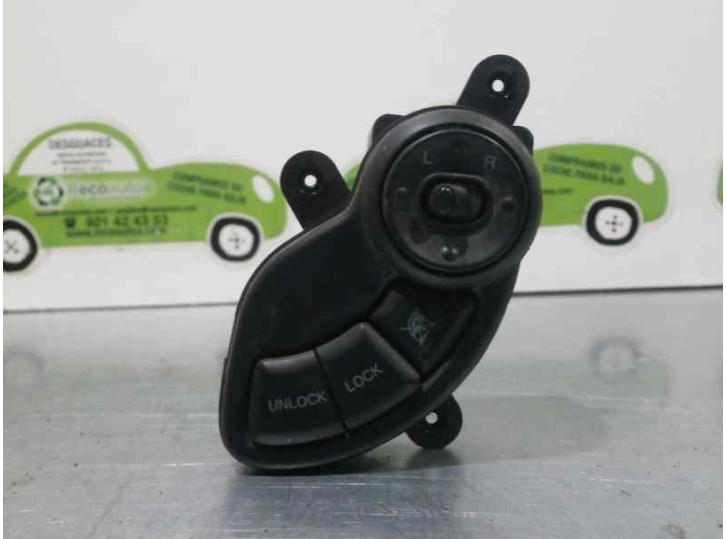 Replacement mirror control switch for Hyundai Santa Fe (SM) 2.0 CRDi CAT OEM IAM reference 935302600 