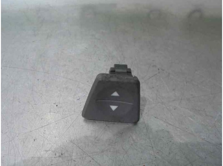Replacement front left window regulator switch for Fiat Panda (169) 1.2 CAT OEM IAM reference 735360837 