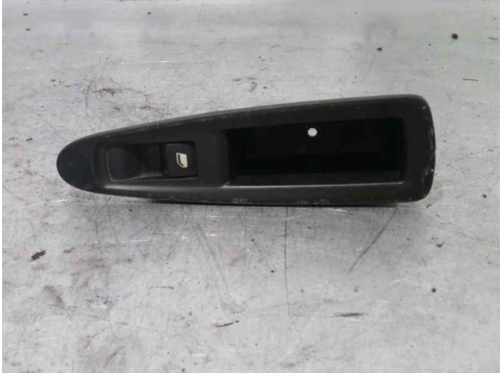 Replacement rear right window switch for Citroën C4 Berlina Premier OEM IAM reference 9650912777 