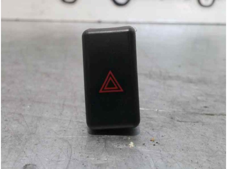 Recambio de warning para mazda 3 berlina (bk) 1.6 cd diesel cat referencia OEM IAM BP4K664H0 03750330 LUK