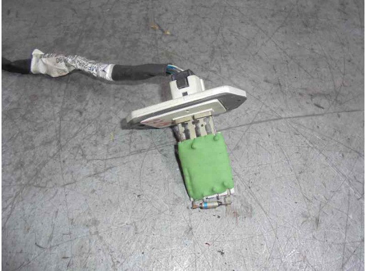 Recambio de resistencia calefaccion para toyota yaris (ncp1/nlp1/scp1) 1.0 cat referencia OEM IAM 2R79K1R49K R39K 