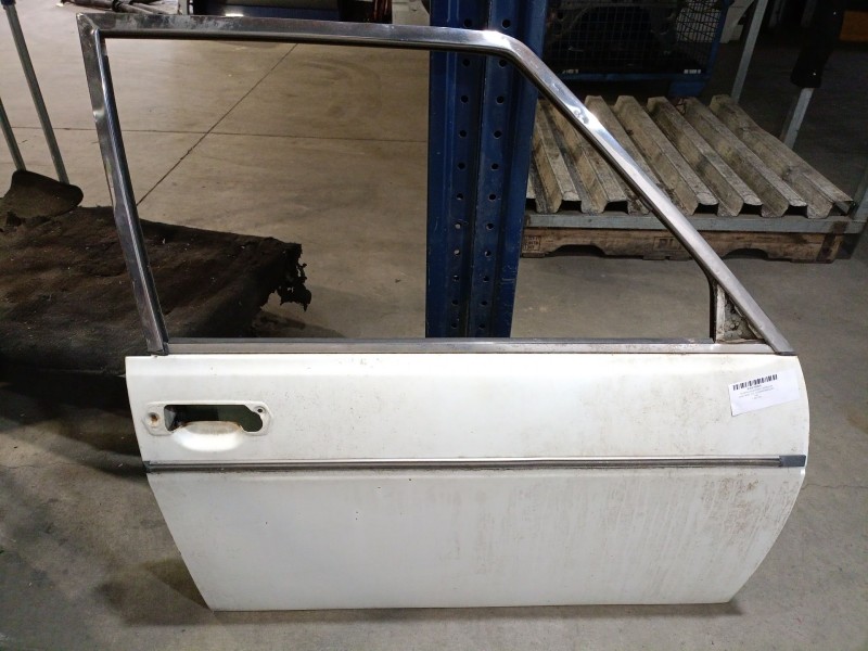 Recambio de puerta delantera derecha para seat seat 131 supermiraflori seat 131 referencia OEM IAM   