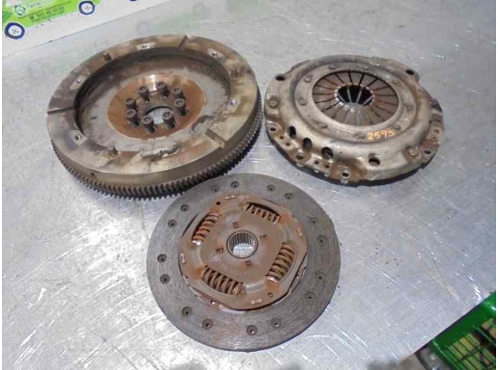 Recambio de kit embrague para mercedes-benz clase c (w202) berlina 220 diesel (202.121) referencia OEM IAM 0062505304 SACHS