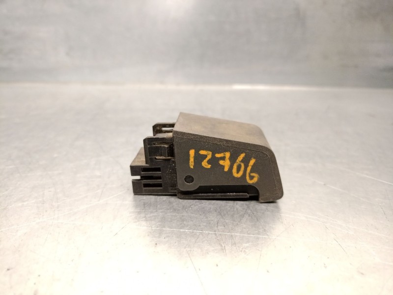 Recambio de interruptor para renault 5 (b/c40) 1.4 referencia OEM IAM 7700780501 7700780501 