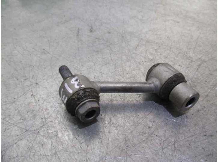 Recambio de bieleta estabilizadora trasera derecha para mercedes-benz clase b (w246) 2.1 cdi cat referencia OEM IAM 