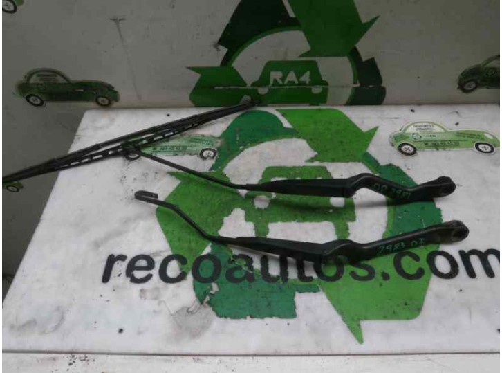 Recambio de brazo limpia delantero derecho para volvo v70 familiar 2.0 cat referencia OEM IAM 