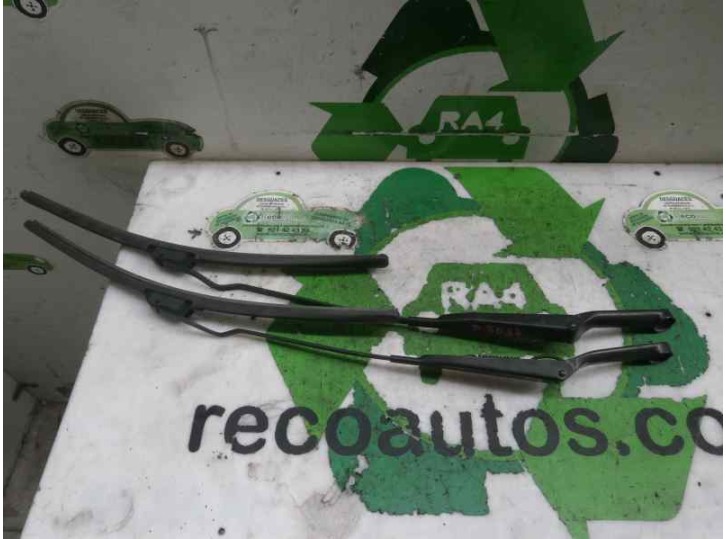 Recambio de brazo limpia delantero derecho para opel vectra b berlina 2.0 dti referencia OEM IAM 