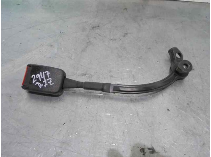 Recambio de enganche cinturon para volkswagen passat berlina (3b3) 1.9 tdi referencia OEM IAM 3B08584716 TRW 4 PUERTAS