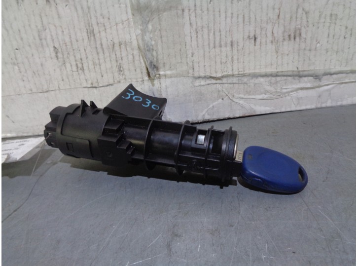Replacement ignition switch for Fiat Marea saloon (185) 1.9 JTD CAT OEM IAM reference 05521 06670 TRW