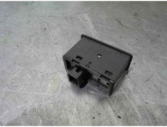 Recambio de mando elevalunas trasero derecho para opel astra h berlina elegance referencia OEM IAM 13228882 