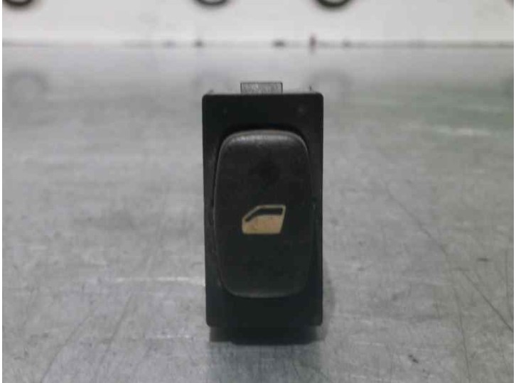 Replacement rear left window switch for Peugeot 307 (s1) XT OEM IAM reference 96360166XT 