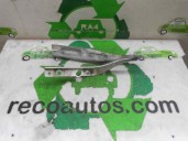 Replacement hood hinge for Peugeot 407 Sport OEM IAM reference 