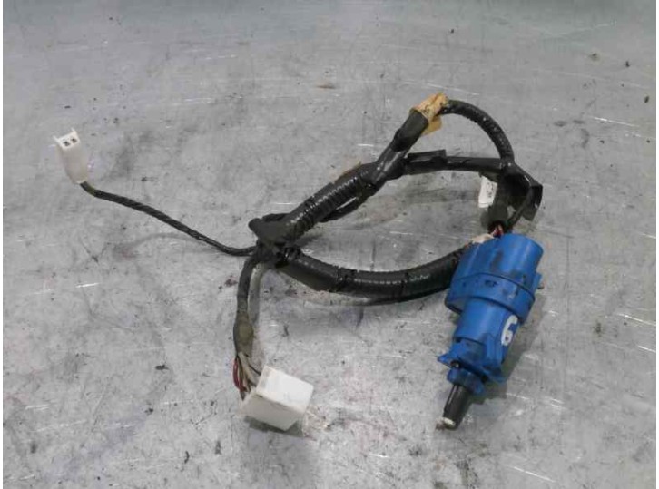 Recambio de interruptor para mazda 3 berlina (bk) 1.6 16v cat referencia OEM IAM BP4S67SH0A  