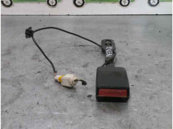 Recambio de enganche cinturon para citroën c4 berlina premier referencia OEM IAM 5073002  5 PUERTAS