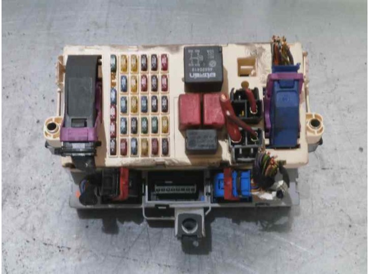 Recambio de caja reles / fusibles para alfa romeo 147 (190) 1.6 16v cat referencia OEM IAM 467463750 501208570090 