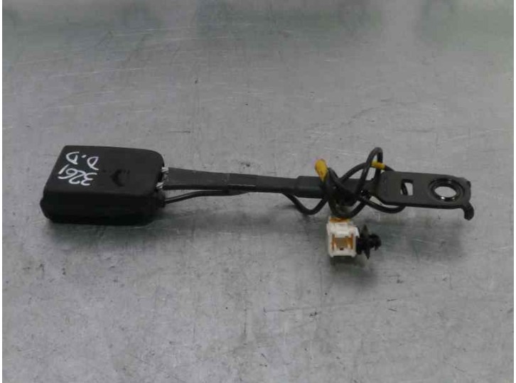 Recambio de enganche cinturon para peugeot 308 confort referencia OEM IAM SIN REFE  5 PUERTAS