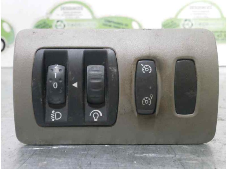 Recambio de boton regulador luces-no usar para renault clio iii expression referencia OEM IAM 8200407756  