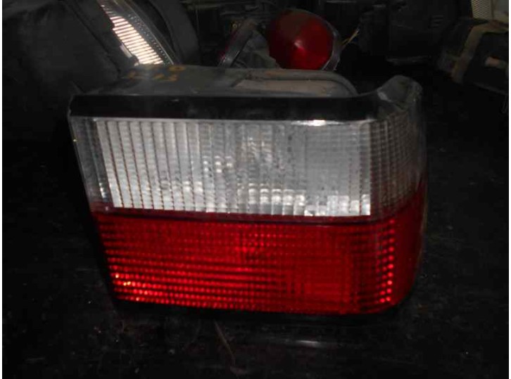 Replacement rear right tail light for Citroën Xantia sedan 2.0 HDi CAT (RHY / DW10TD) OEM IAM reference FENDER 5 DOORS
