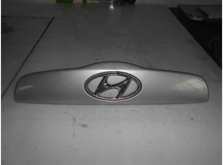 Replacement emblem badge for Hyundai Getz (TB) 1.3 12V CAT OEM IAM reference 