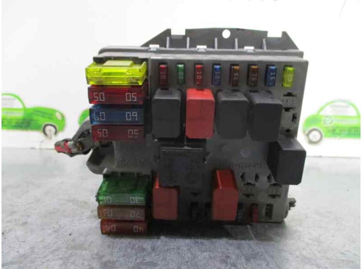 Recambio de caja reles / fusibles para fiat punto berlina (188) 1.2 cat referencia OEM IAM 46778448 308021 