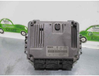 Recambio de centralita motor uce para renault megane ii berlina 3p 1.9 dci diesel referencia OEM IAM 8200310863 0281011549 BOSCH