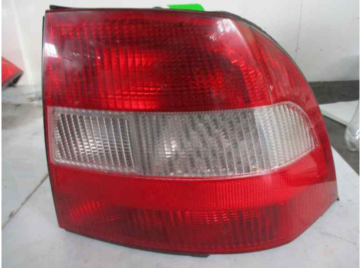 Recambio de piloto trasero derecho para opel vectra b berlina 1.8 16v cat referencia OEM IAM 