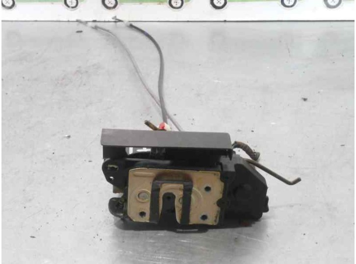Recambio de cerradura puerta trasera izquierda para ssangyong rodius xdi premium referencia OEM IAM   5 PUERTAS
