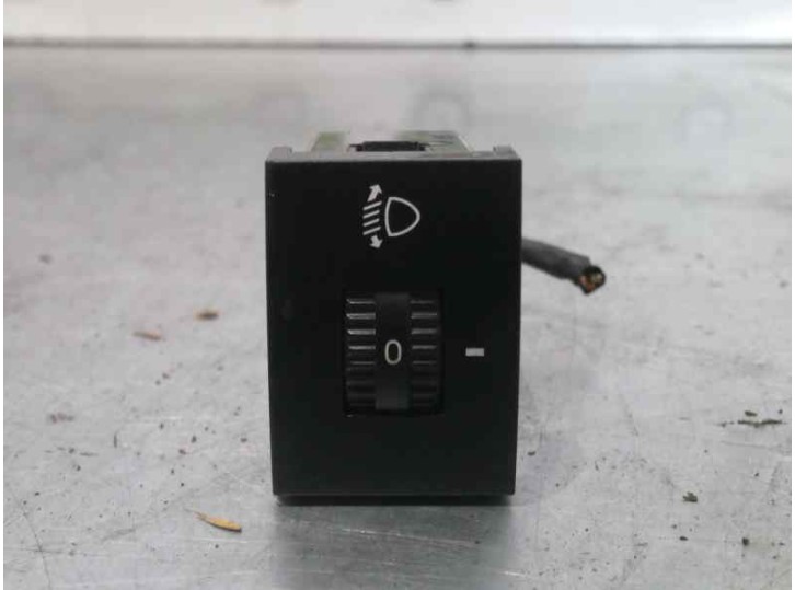 Recambio de boton regulador luces-no usar para ssangyong rodius xdi premium referencia OEM IAM 