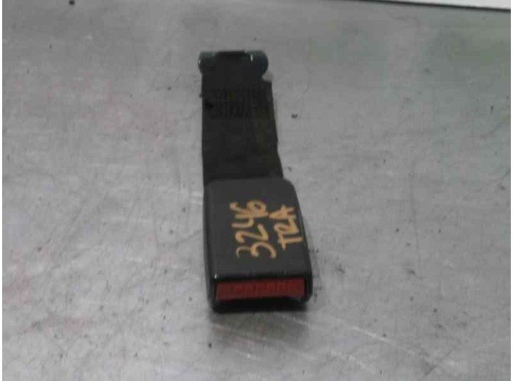 Recambio de enganche cinturon para peugeot 206 berlina x-line referencia OEM IAM  TRA DER 5 PUERTAS