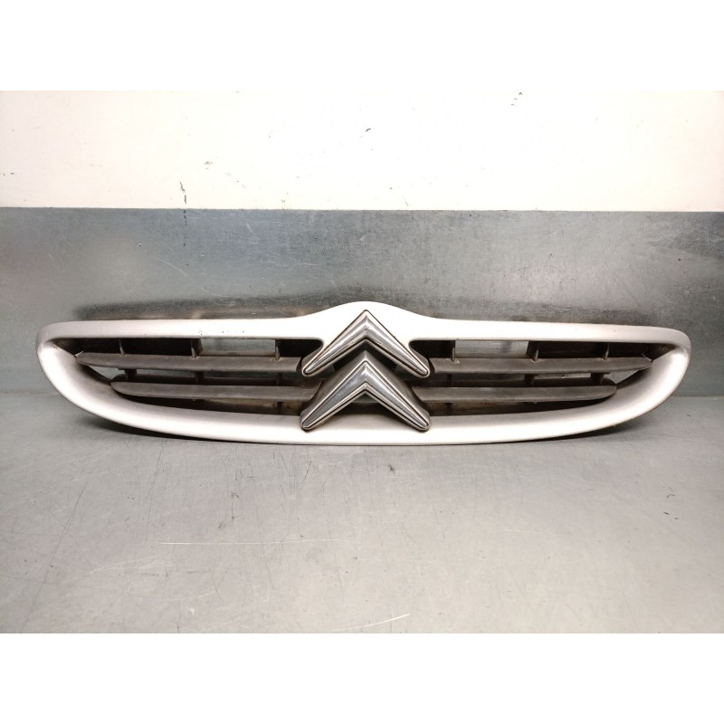 Recambio de rejilla delantera para citroën saxo 1.4 referencia OEM IAM 7804K1 7804K1 