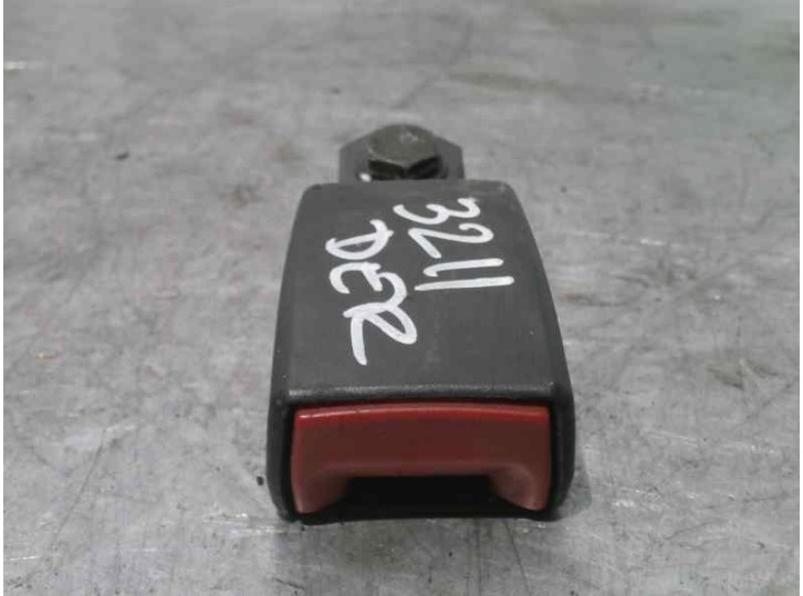 Recambio de enganche cinturon para smart micro compact car 0.6 referencia OEM IAM 0000871V013 62363150 3 PUERTAS