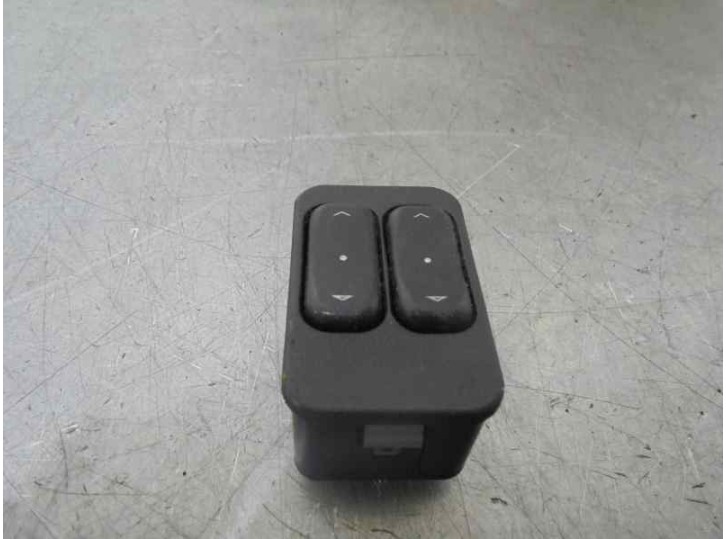 Recambio de mando elevalunas delantero izquierdo para opel astra g berlina 1.6 16v referencia OEM IAM 90561088 13363201 DELPHI