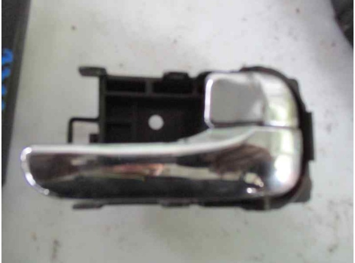 Replacement rear right interior door handle for Nissan Primera saloon (P11) 2.0 turbodiesel cat OEM IAM reference 