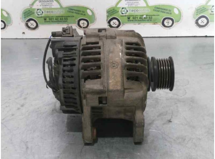 Recambio de alternador para volkswagen polo berlina (6n1) 1.6 referencia OEM IAM 337903023G 25418150 VALEO
