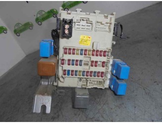 Recambio de caja reles / fusibles para nissan primera berlina (p12) 1.9 16v turbodiesel cat referencia OEM IAM 24350AV700 093002