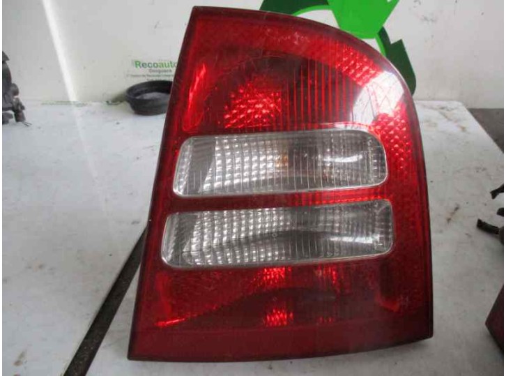 Recambio de piloto trasero derecho para skoda octavia berlina (1u2) tour referencia OEM IAM   