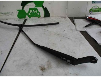 Recambio de brazo limpia delantero derecho para peugeot 407 sport referencia OEM IAM 