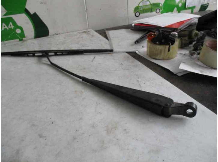 Recambio de brazo limpia delantero izquierdo para ford mondeo berlina/familiar (fd) 2.0 16v cat referencia OEM IAM 