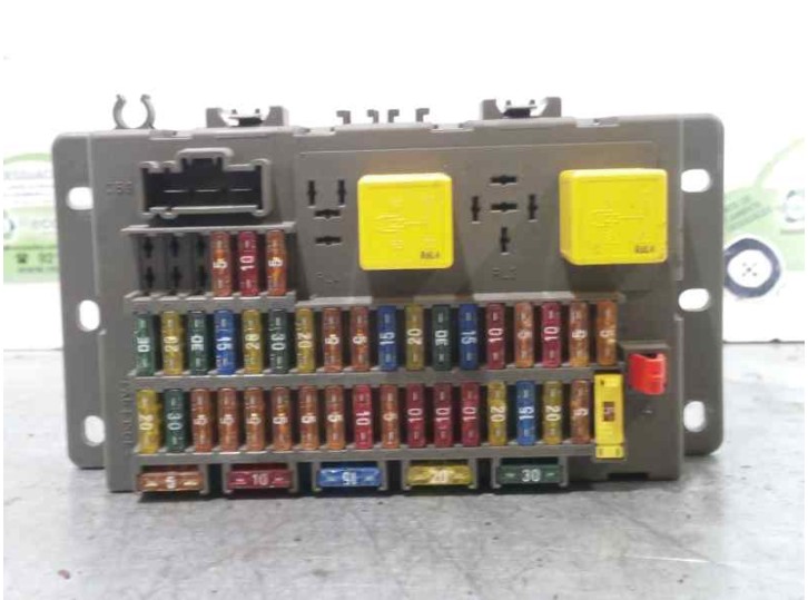 Recambio de caja reles / fusibles para mg serie 75 (rj) 1.8 cat referencia OEM IAM YQE103133 518174404 