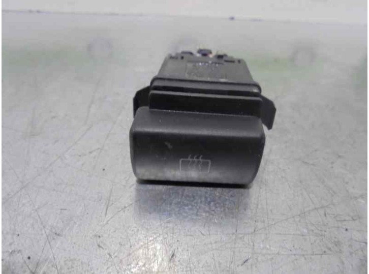 Replacement rear window demister button for Seat Ibiza (6L1) 1.4 16V OEM IAM reference 6L1959621 