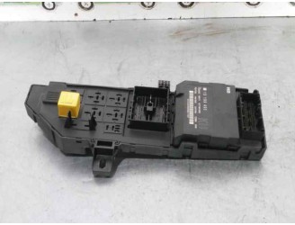 Recambio de caja reles / fusibles para opel vectra c berlina 1.9 cdti referencia OEM IAM 13181984 359171 TEMIC