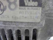Recambio de alternador para volkswagen polo berlina (6n1) 1.4 referencia OEM IAM 037903023Q 2541819B VALEO