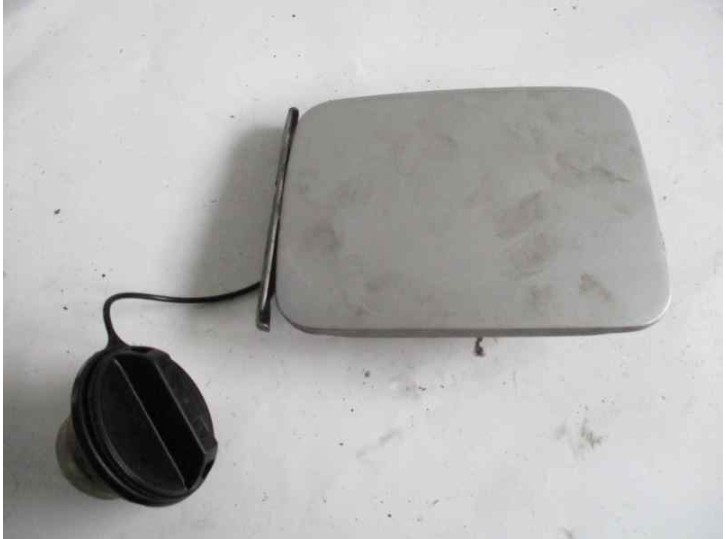 Recambio de tapa exterior combustible para nissan almera (n16/e) 2.2 16v turbodiesel cat referencia OEM IAM 