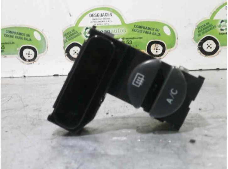 Replacement heater / air conditioning control for Toyota Corolla (E11) 1.4 16V CAT OEM IAM reference 8401012250 474530080