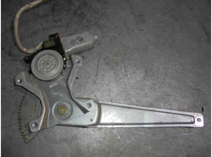 Replacement rear right window regulator for Mazda Premacy (CP) 2.0 turbodiesel OEM IAM reference CM007258X 2 PINS 5 DOORS