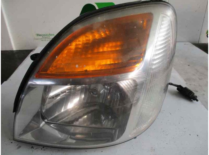 Replacement left headlight for Hyundai H1 2.5 turbodiesel cat OEM IAM reference 