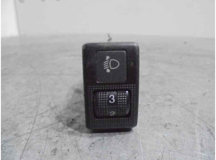 Recambio de boton regulador luces-no usar para mazda premacy (cp) 2.0 turbodiesel referencia OEM IAM BJ3D0G04 